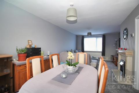 3 bedroom terraced house for sale, Manor Way, Cheshunt, Waltham Cross