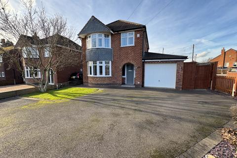 3 bedroom detached house for sale, Midway Road, Midway, Swadlincote, Derbyshire, DE11