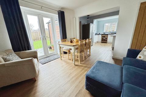 3 bedroom detached house for sale, Midway Road, Midway, Swadlincote, Derbyshire, DE11