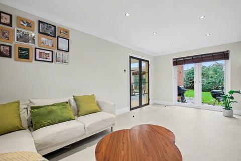 undefined, Howard Drive, Chelmsford CM2