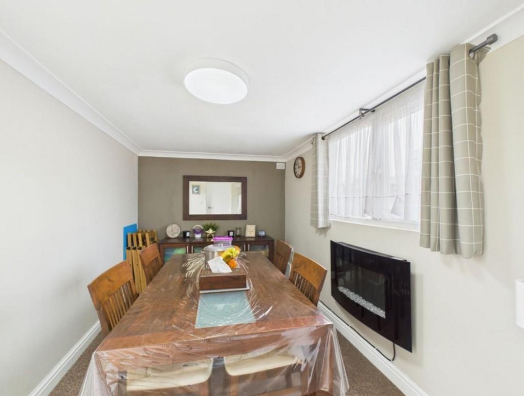Dining Room.jpg