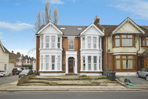 1 bedroom apartment to rent, Cranbrook Road, Ilford