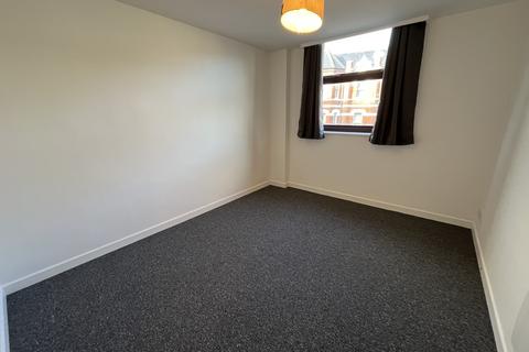 4 bedroom flat to rent, 41 St Peters Road, Bournemouth,