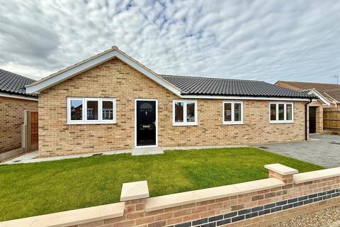 3 bedroom detached bungalow for sale, Summerfield Road, Hemsby