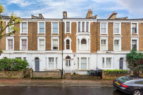 2 bedroom apartment to rent, Disraeli Road, London, SW15