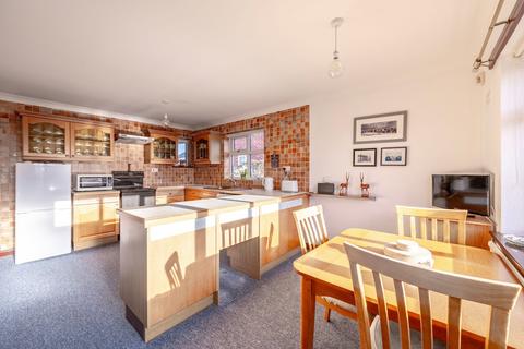 undefined, Harrington Avenue, Gunton