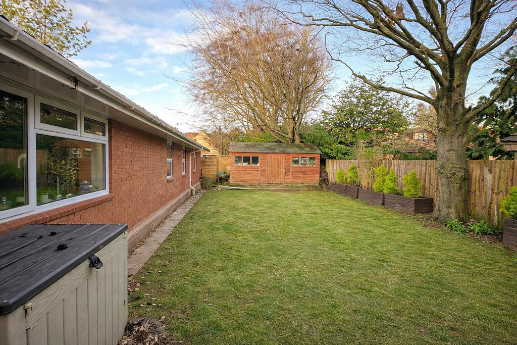SIDE GARDEN &amp; GARDEN SHED.png