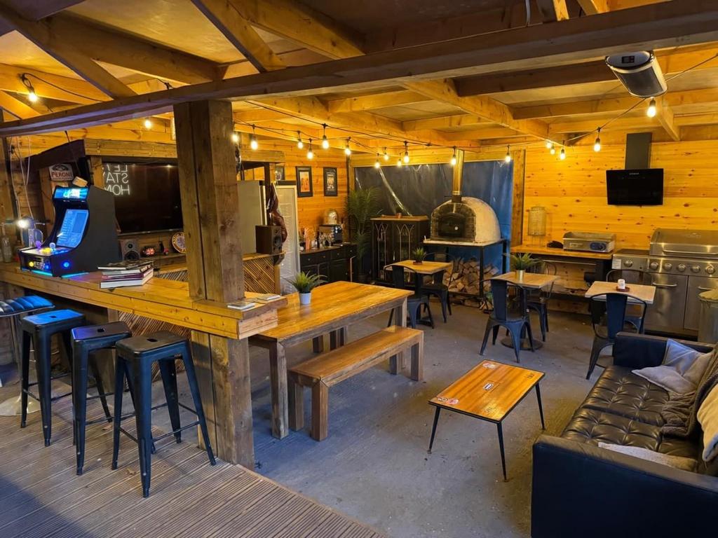 Inside the bar - to be used.jpg