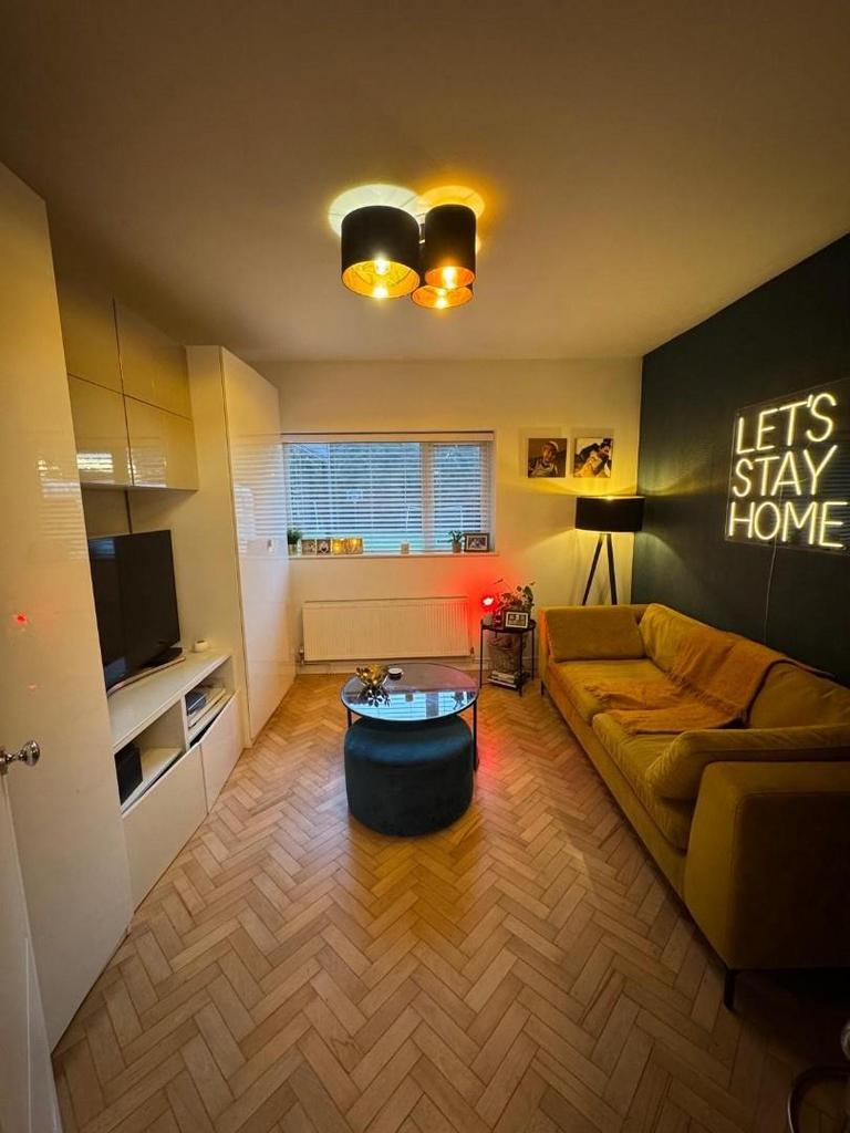TV ROOM (DINING ROOM).jpg