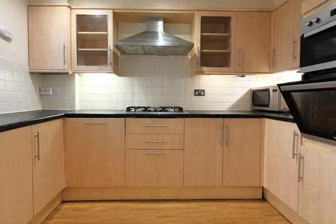 3 bedroom terraced house to rent, Queenhythe Crescent, Guildford GU4