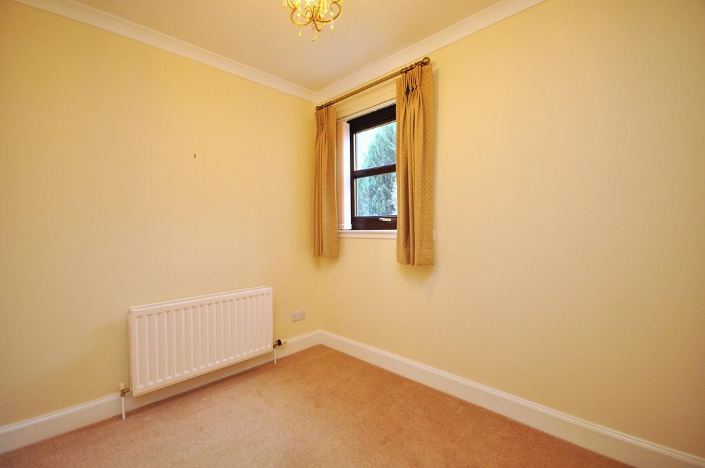 Bedroom/ Study