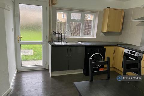 2 bedroom semi-detached house to rent, New Street, Cambridge, CB1
