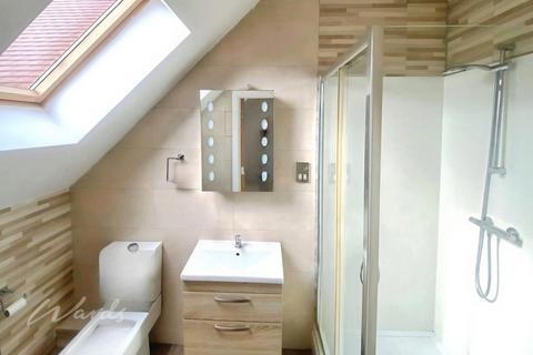 3 bedroom apartment to rent, Beach Road Westgate-On-Sea CT8