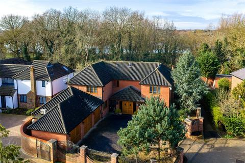 Seagrave Court, Walton, Milton Keynes, Buckinghamshire, MK7