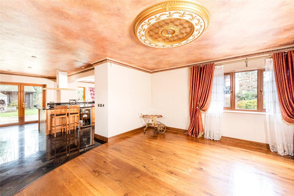 Kitchen/Dining Rm
