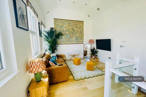 2 bedroom terraced house to rent, Whiteleys Cottages, London, W14