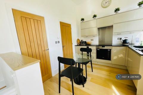 2 bedroom terraced house to rent, Whiteleys Cottages, London, W14