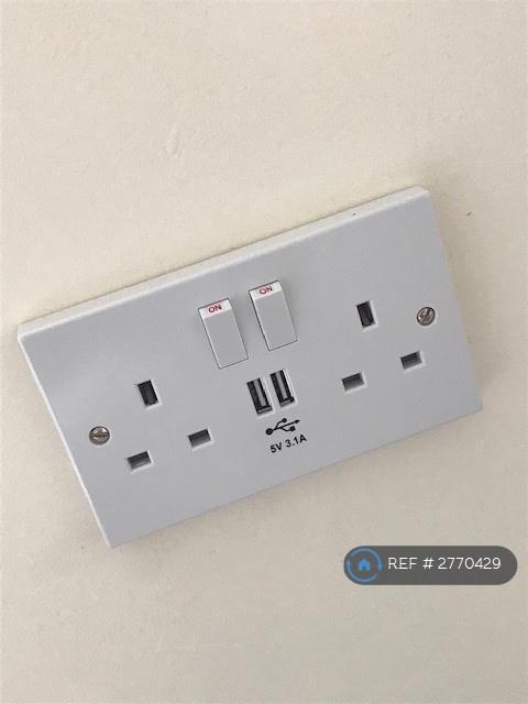 Usb Socket