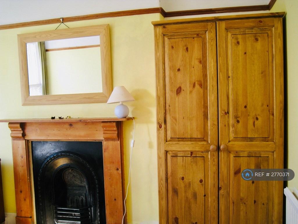 Pic Of One Of The Bedrooms