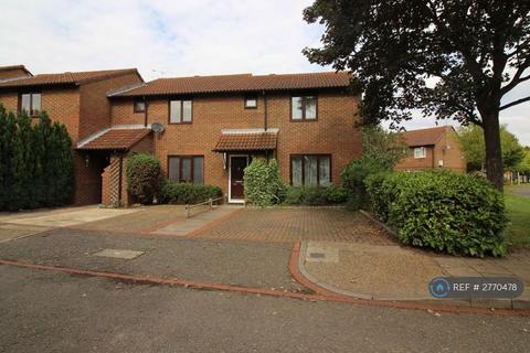 2 bedroom end of terrace house to rent, Sparrow Close, Hampton, TW12