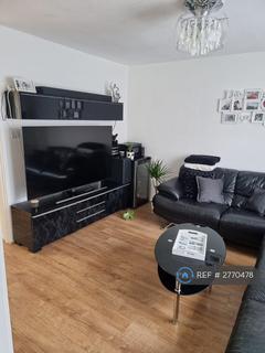 2 bedroom end of terrace house to rent, Sparrow Close, Hampton, TW12