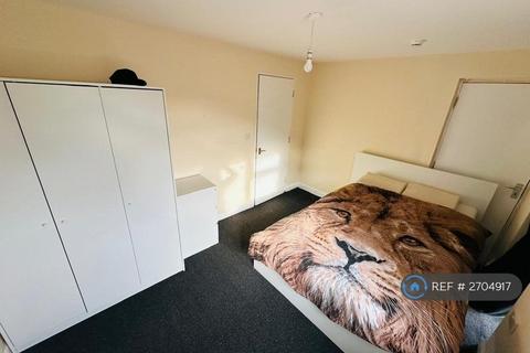 1 bedroom flat to rent, West Park Close, Romford, RM6