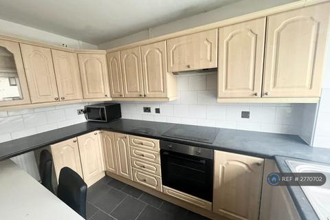 3 bedroom terraced house to rent, The Boxhill, Coventry, CV3