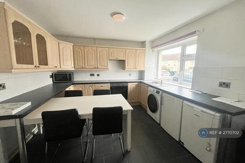 3 bedroom terraced house to rent, The Boxhill, Coventry, CV3