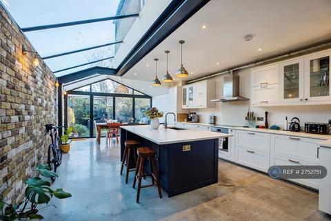 undefined, Kirkwood Road, Englon-Se15-London, SE15