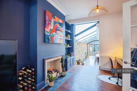 undefined, Kirkwood Road, Englon-Se15-London, SE15