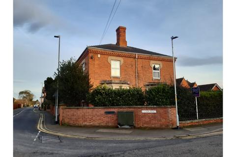 3 bedroom end of terrace house for sale, 1 Station Road, Heckington, Sleaford, NG34