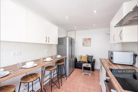 undefined, Chertsey Close, Luton, LU2