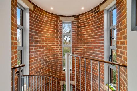 2 bedroom flat for sale, London Road, Bromley