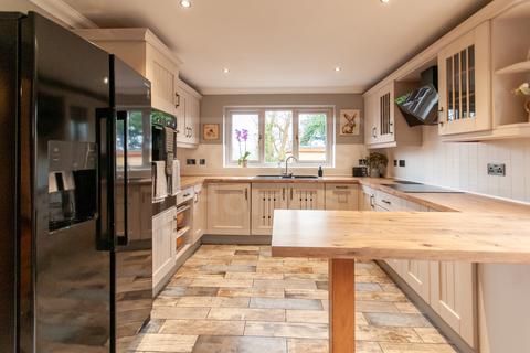 4 bedroom semi-detached house for sale, Bryn Road, Cwmllynfell, Swansea, SA9 2FR