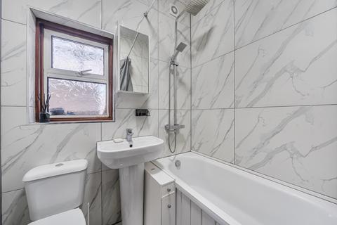 1 bedroom end of terrace house for sale, Lavenham Road, London SW18