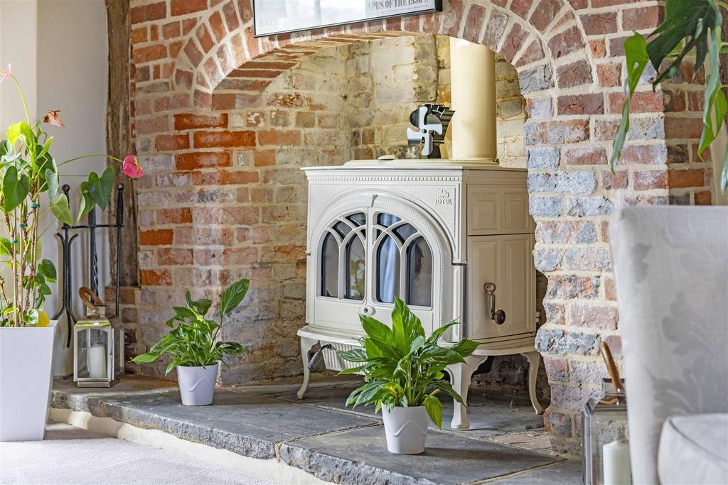 Barnett Farm, Norley Lane, Shamley Green, GU5 0 TP-