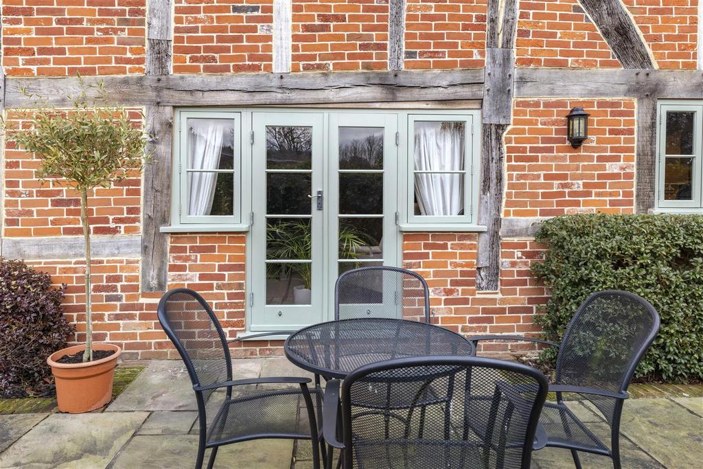 Barnett Farm, Norley Lane, Shamley Green, GU5 0 TP-