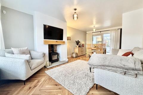 3 bedroom semi-detached house for sale, Grange Avenue, Garforth, Leeds