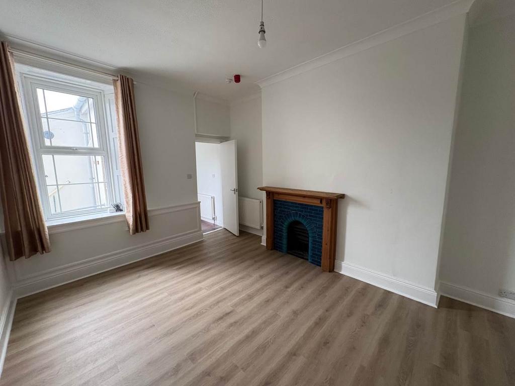 Ellenborough cres 7