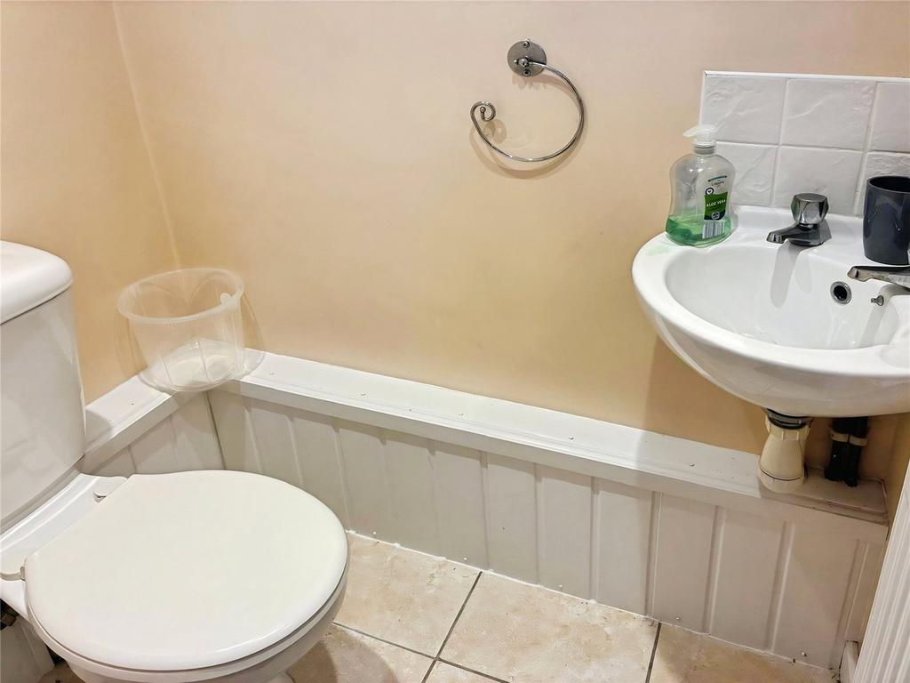 Cloakroom/Wc