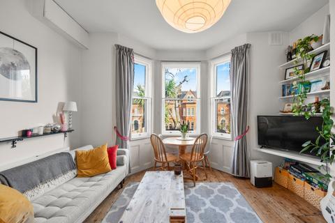 1 bedroom flat for sale, Trinity Road, Wandsworth