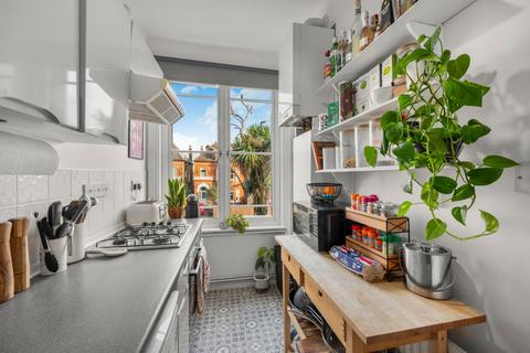 1 bedroom flat for sale, Trinity Road, Wandsworth