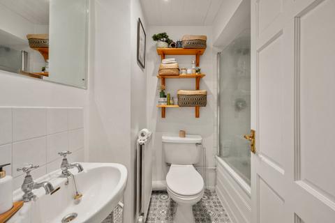 1 bedroom flat for sale, Trinity Road, Wandsworth