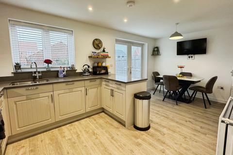 3 bedroom detached house for sale, Barnacle Way, Clacton-on-Sea, Essex