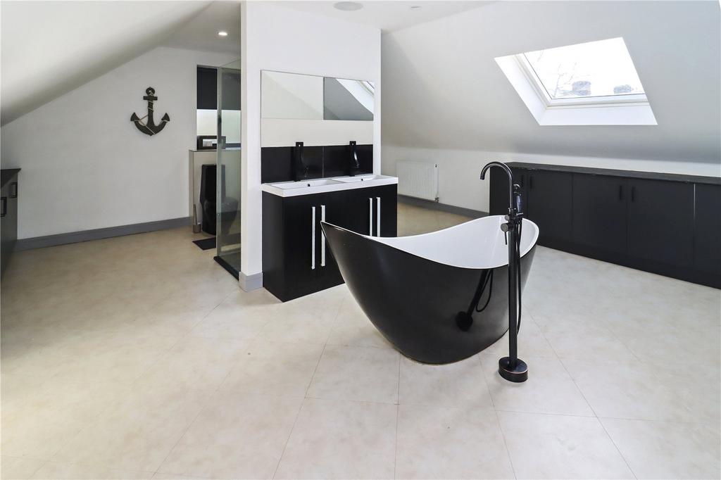 Master Ensuite