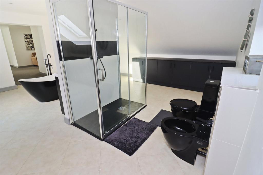 Master Ensuite