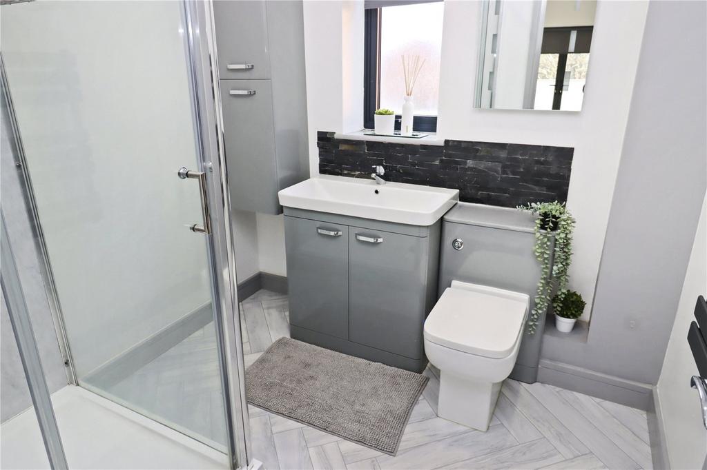 Bedroom Four Ensuite
