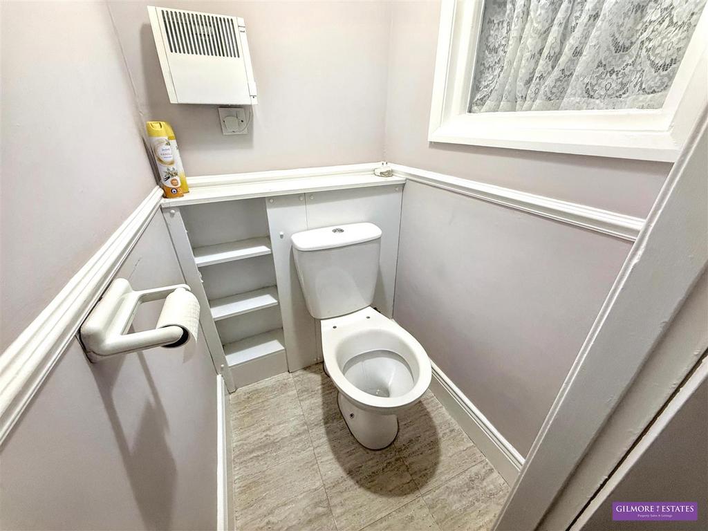 Cloak Room WC