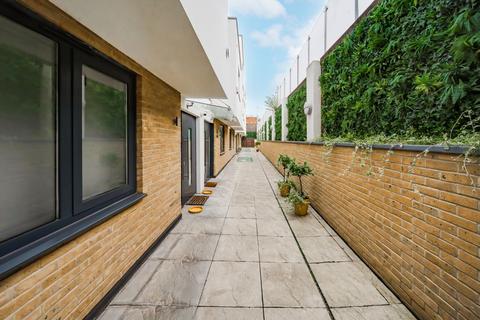 4 bedroom house for sale, Whittlebury Mews West, London NW1