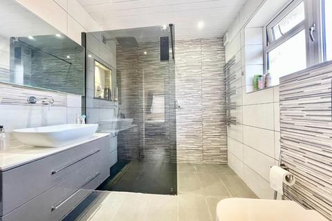 4 bedroom detached house for sale, Windsor SL4